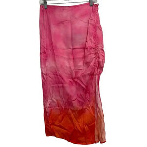 Area Stars women’s NWT’s Zoey side slit ombré skirt. Size medium